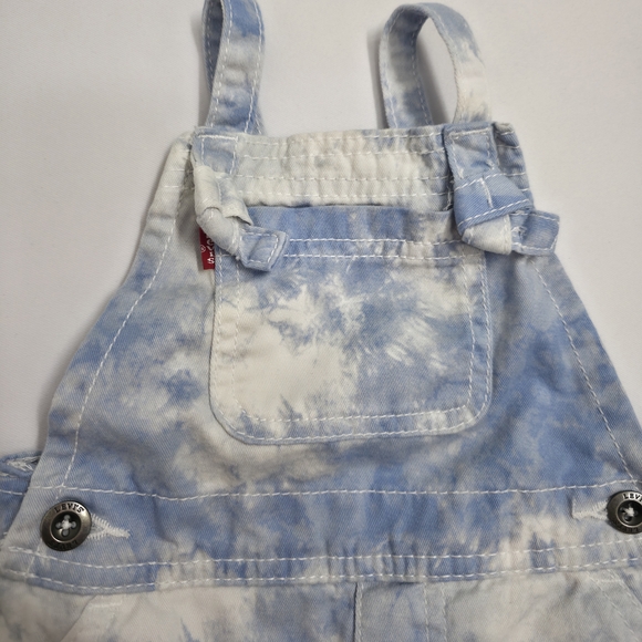 Levi’s Baby Girl Tie Dye Denim Shortall 12M Blue White Cotton Overalls 12 Months - Picture 3 of 7